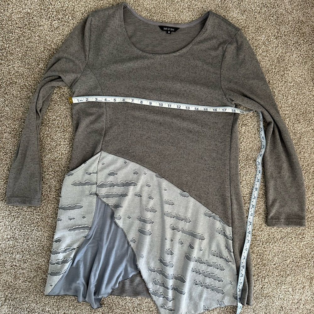 Yak & Yeti Grey oversized tunic - Picture 3 of 8